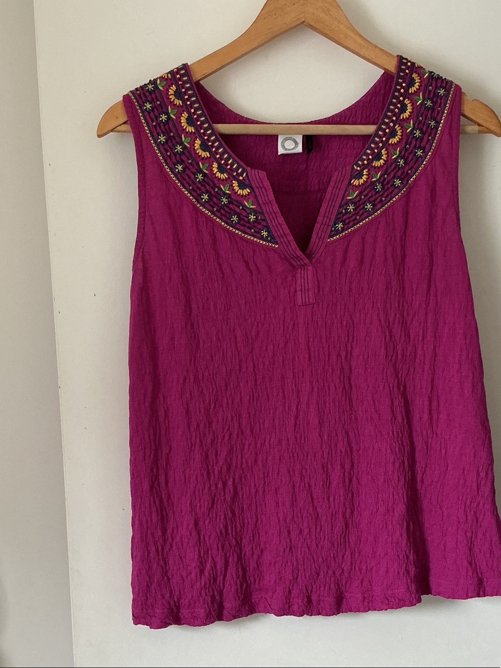 AKEMI + KIN Anthropologie Sleeveless Embroidered Notch-Neck Top in Magenta